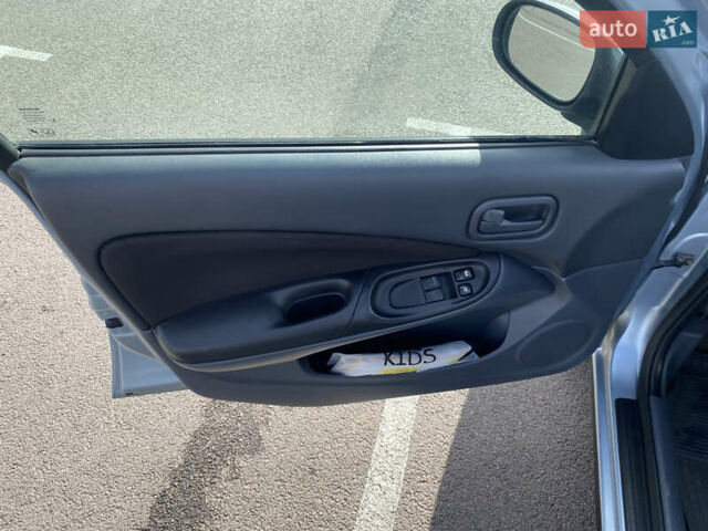 Серый Ниссан Альмера, объемом двигателя 1.77 л и пробегом 248 тыс. км за 4399 $, фото 7 на Automoto.ua