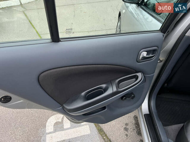 Серый Ниссан Альмера, объемом двигателя 0 л и пробегом 87 тыс. км за 5300 $, фото 12 на Automoto.ua