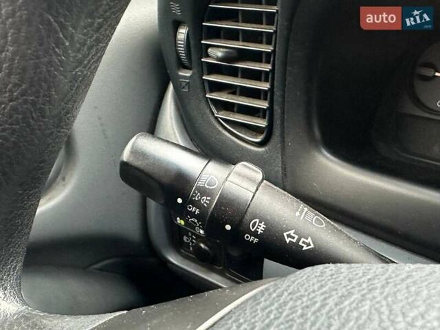 Серый Ниссан Альмера, объемом двигателя 1.6 л и пробегом 152 тыс. км за 5290 $, фото 21 на Automoto.ua