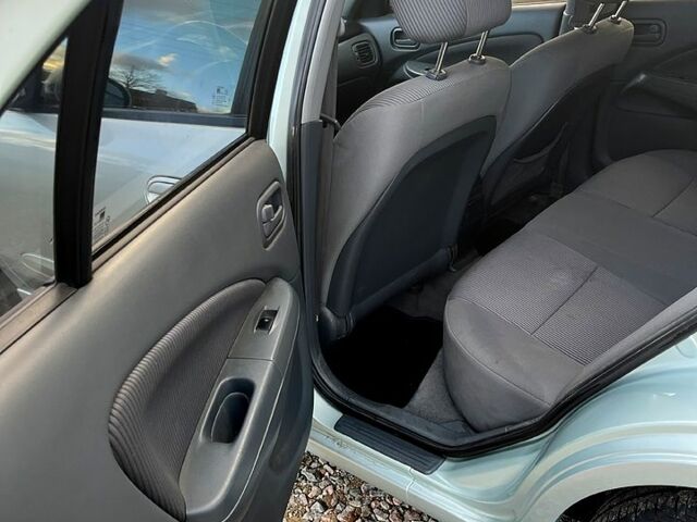 Серый Ниссан Альмера, объемом двигателя 1.6 л и пробегом 185 тыс. км за 4200 $, фото 10 на Automoto.ua