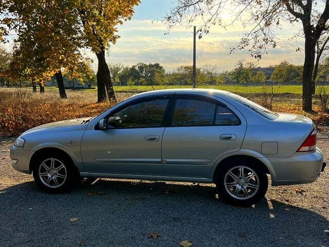 Серый Ниссан Альмера, объемом двигателя 1.6 л и пробегом 100 тыс. км за 5700 $, фото 5 на Automoto.ua