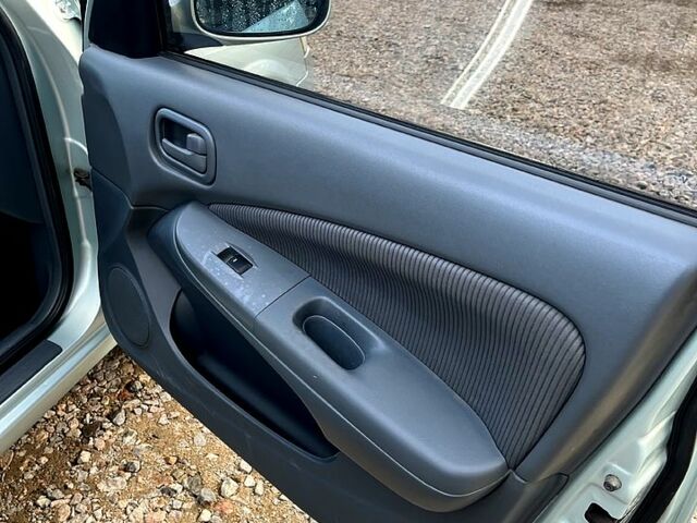 Серый Ниссан Альмера, объемом двигателя 1.6 л и пробегом 185 тыс. км за 4200 $, фото 8 на Automoto.ua