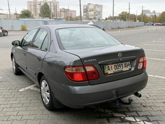 Серый Ниссан Альмера, объемом двигателя 1.8 л и пробегом 105 тыс. км за 3800 $, фото 2 на Automoto.ua
