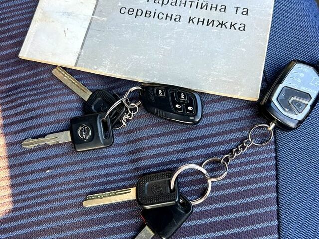 Серый Ниссан Альмера, объемом двигателя 1.6 л и пробегом 100 тыс. км за 5700 $, фото 9 на Automoto.ua