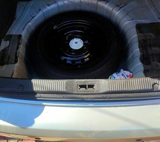 Серый Ниссан Альмера, объемом двигателя 1.6 л и пробегом 230 тыс. км за 4500 $, фото 5 на Automoto.ua