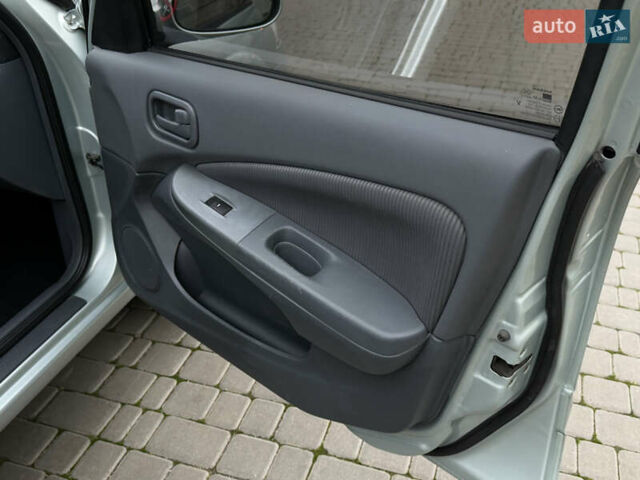 Серый Ниссан Альмера, объемом двигателя 1.6 л и пробегом 136 тыс. км за 5900 $, фото 71 на Automoto.ua