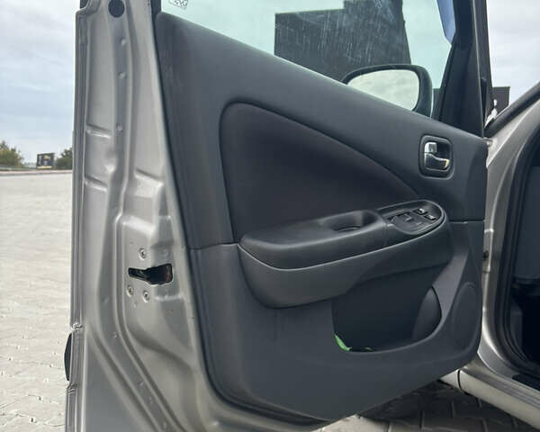 Серый Ниссан Альмера, объемом двигателя 1.5 л и пробегом 266 тыс. км за 3595 $, фото 10 на Automoto.ua