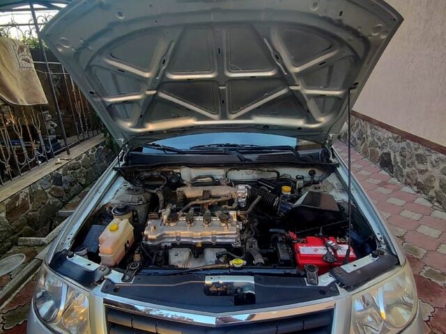 Серый Ниссан Альмера, объемом двигателя 1.6 л и пробегом 230 тыс. км за 4500 $, фото 7 на Automoto.ua