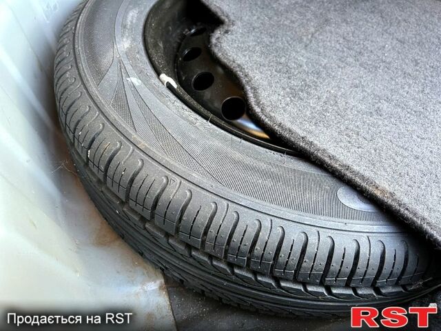 Серый Ниссан Альмера, объемом двигателя 1.6 л и пробегом 100 тыс. км за 5700 $, фото 10 на Automoto.ua