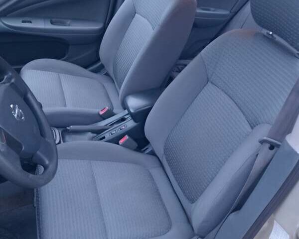 Серый Ниссан Альмера, объемом двигателя 1.6 л и пробегом 230 тыс. км за 4300 $, фото 10 на Automoto.ua