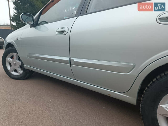 Серый Ниссан Альмера, объемом двигателя 1.6 л и пробегом 180 тыс. км за 5500 $, фото 3 на Automoto.ua
