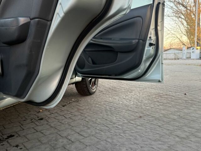 Сірий Ніссан Альмера, об'ємом двигуна 1.6 л та пробігом 162 тис. км за 4350 $, фото 6 на Automoto.ua