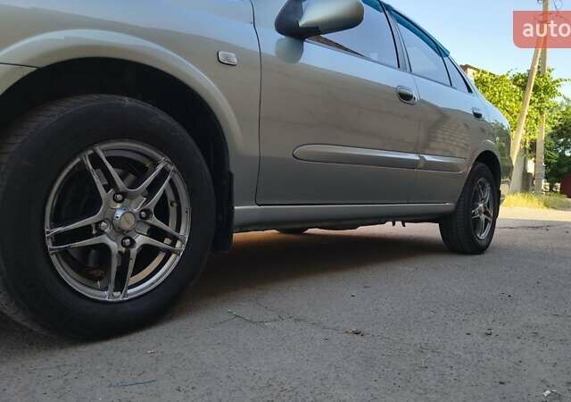 Серый Ниссан Альмера, объемом двигателя 1.6 л и пробегом 135 тыс. км за 5499 $, фото 3 на Automoto.ua