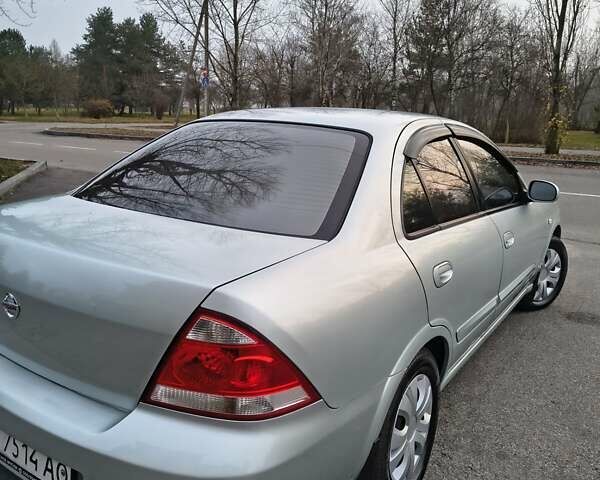 Серый Ниссан Альмера, объемом двигателя 1.6 л и пробегом 245 тыс. км за 4400 $, фото 7 на Automoto.ua