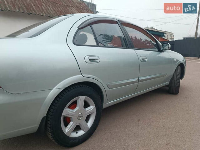 Серый Ниссан Альмера, объемом двигателя 1.6 л и пробегом 180 тыс. км за 5500 $, фото 4 на Automoto.ua