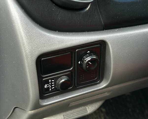 Серый Ниссан Альмера, объемом двигателя 1.6 л и пробегом 92 тыс. км за 4900 $, фото 5 на Automoto.ua