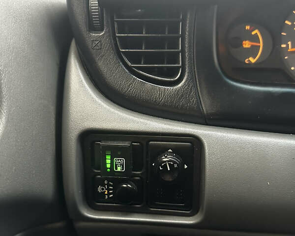 Сірий Ніссан Альмера, об'ємом двигуна 1.6 л та пробігом 220 тис. км за 4800 $, фото 10 на Automoto.ua