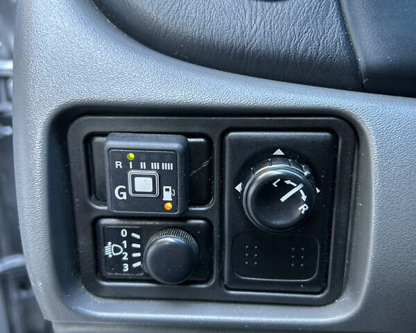 Серый Ниссан Альмера, объемом двигателя 1.6 л и пробегом 201 тыс. км за 4999 $, фото 34 на Automoto.ua