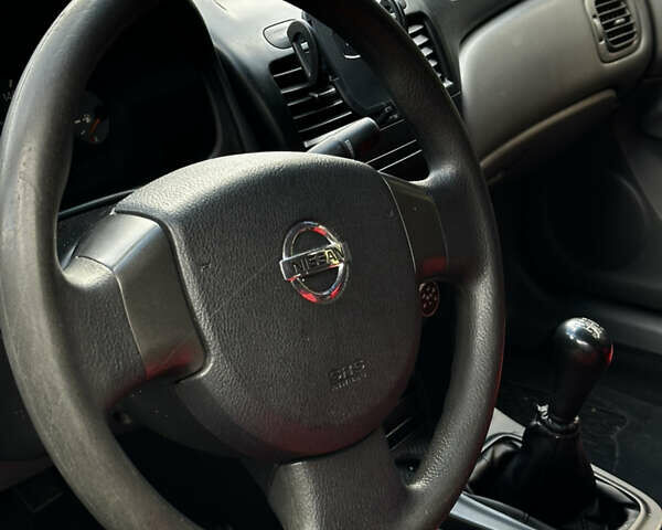 Серый Ниссан Альмера, объемом двигателя 1.6 л и пробегом 92 тыс. км за 4900 $, фото 9 на Automoto.ua