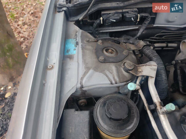 Сірий Ніссан Альмера, об'ємом двигуна 1.6 л та пробігом 190 тис. км за 3800 $, фото 5 на Automoto.ua