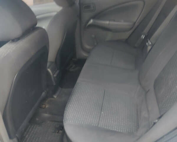 Сірий Ніссан Альмера, об'ємом двигуна 1.6 л та пробігом 190 тис. км за 3800 $, фото 4 на Automoto.ua