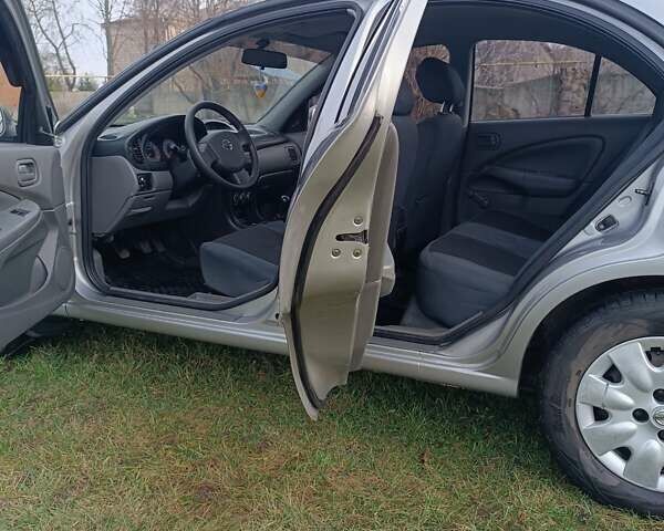 Серый Ниссан Альмера, объемом двигателя 1.6 л и пробегом 160 тыс. км за 6200 $, фото 10 на Automoto.ua