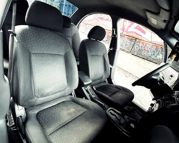 Серый Ниссан Альмера, объемом двигателя 1.6 л и пробегом 250 тыс. км за 4300 $, фото 7 на Automoto.ua