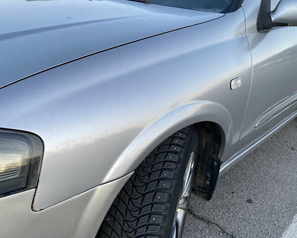 Серый Ниссан Альмера, объемом двигателя 1.6 л и пробегом 231 тыс. км за 3600 $, фото 5 на Automoto.ua