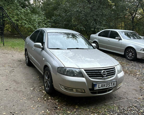 Сірий Ніссан Альмера, об'ємом двигуна 1.6 л та пробігом 230 тис. км за 4000 $, фото 1 на Automoto.ua