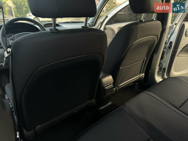 Сірий Ніссан Альмера, об'ємом двигуна 1.6 л та пробігом 39 тис. км за 7700 $, фото 74 на Automoto.ua