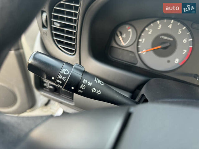 Сірий Ніссан Альмера, об'ємом двигуна 1.6 л та пробігом 39 тис. км за 7700 $, фото 46 на Automoto.ua
