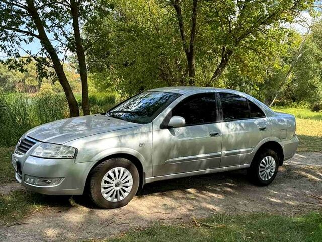 Серый Ниссан Альмера, объемом двигателя 1.6 л и пробегом 210 тыс. км за 5300 $, фото 4 на Automoto.ua