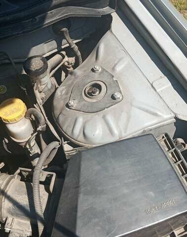 Сірий Ніссан Альмера, об'ємом двигуна 1.6 л та пробігом 263 тис. км за 4600 $, фото 10 на Automoto.ua