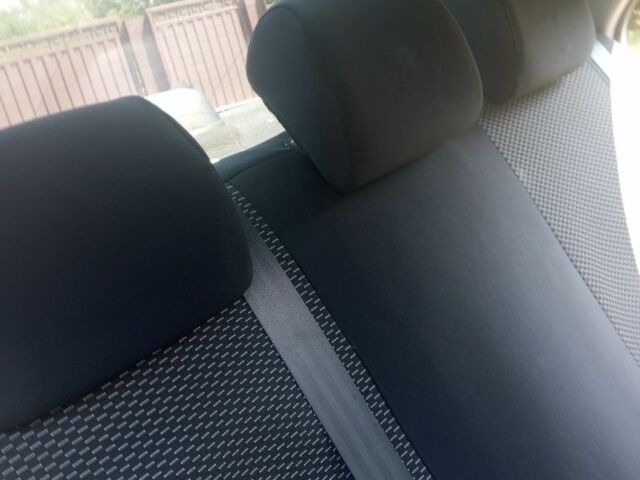 Серый Ниссан Альмера, объемом двигателя 1.6 л и пробегом 263 тыс. км за 4600 $, фото 7 на Automoto.ua