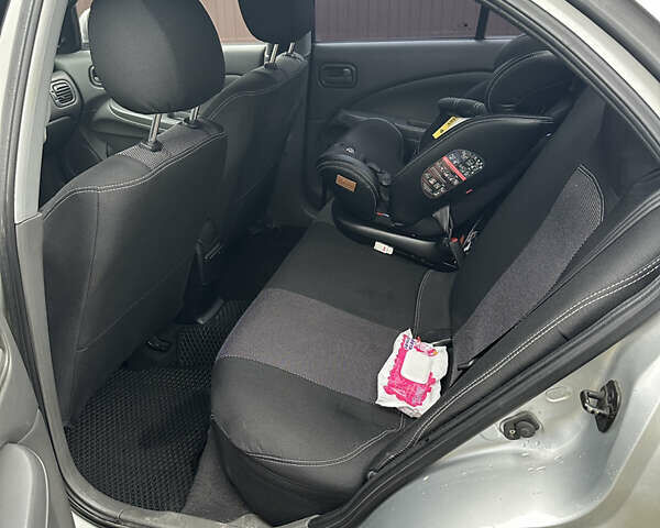 Серый Ниссан Альмера, объемом двигателя 1.6 л и пробегом 142 тыс. км за 6700 $, фото 8 на Automoto.ua