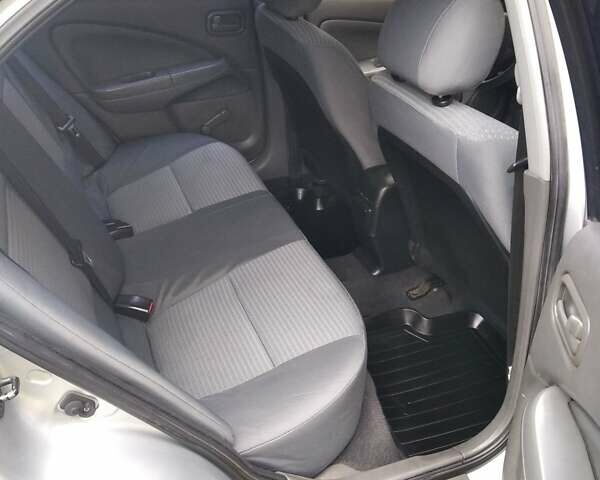 Сірий Ніссан Альмера, об'ємом двигуна 1.6 л та пробігом 174 тис. км за 5600 $, фото 1 на Automoto.ua