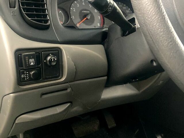 Серый Ниссан Альмера, объемом двигателя 1.6 л и пробегом 70 тыс. км за 6200 $, фото 9 на Automoto.ua