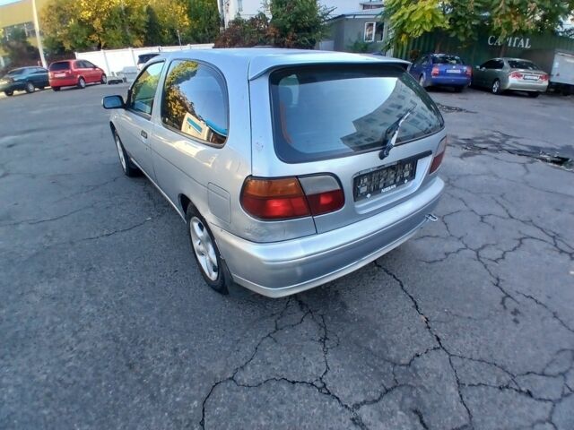 Серый Ниссан Альмера, объемом двигателя 1.6 л и пробегом 300 тыс. км за 599 $, фото 4 на Automoto.ua