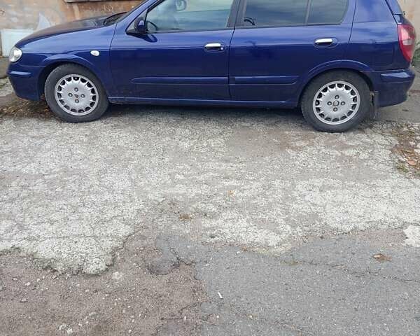 Синий Ниссан Альмера, объемом двигателя 2.2 л и пробегом 330 тыс. км за 3300 $, фото 1 на Automoto.ua