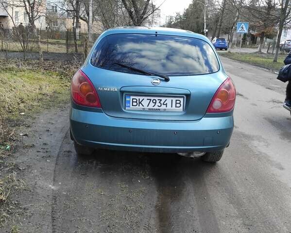 Синий Ниссан Альмера, объемом двигателя 1.5 л и пробегом 293 тыс. км за 3600 $, фото 2 на Automoto.ua