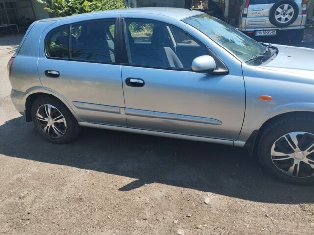 Синий Ниссан Альмера, объемом двигателя 1.5 л и пробегом 180 тыс. км за 4000 $, фото 3 на Automoto.ua