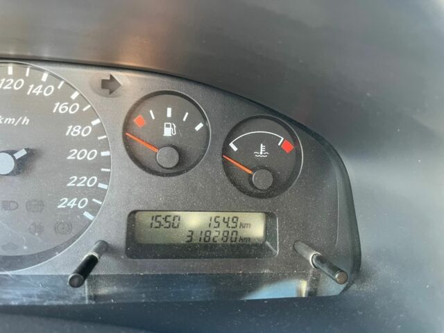 Синий Ниссан Альмера, объемом двигателя 1.5 л и пробегом 319 тыс. км за 2000 $, фото 9 на Automoto.ua