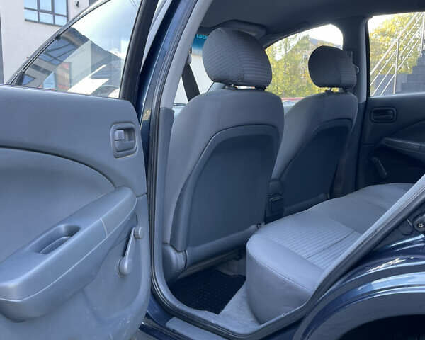 Синий Ниссан Альмера, объемом двигателя 1.6 л и пробегом 164 тыс. км за 4450 $, фото 3 на Automoto.ua