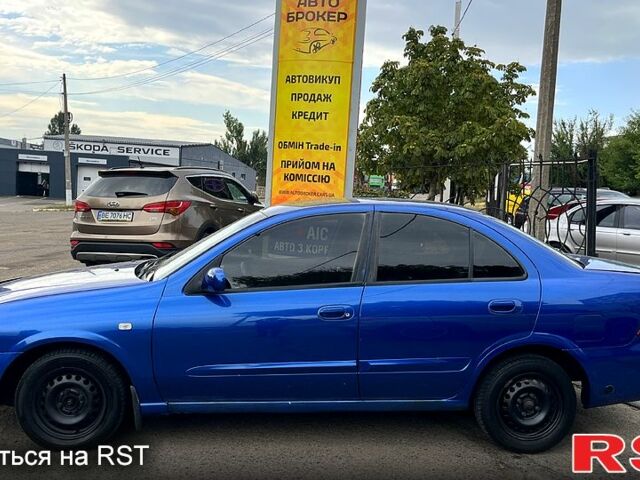 Синий Ниссан Альмера, объемом двигателя 1.6 л и пробегом 324 тыс. км за 4500 $, фото 2 на Automoto.ua