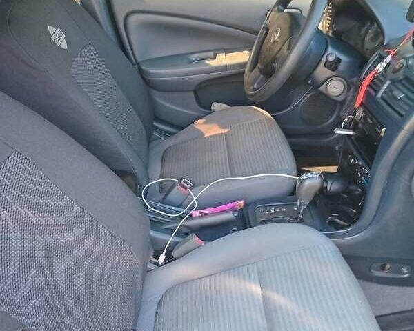 Синий Ниссан Альмера, объемом двигателя 1.6 л и пробегом 310 тыс. км за 3300 $, фото 4 на Automoto.ua