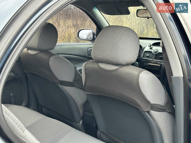 Синий Ниссан Альмера, объемом двигателя 1.6 л и пробегом 236 тыс. км за 4900 $, фото 14 на Automoto.ua