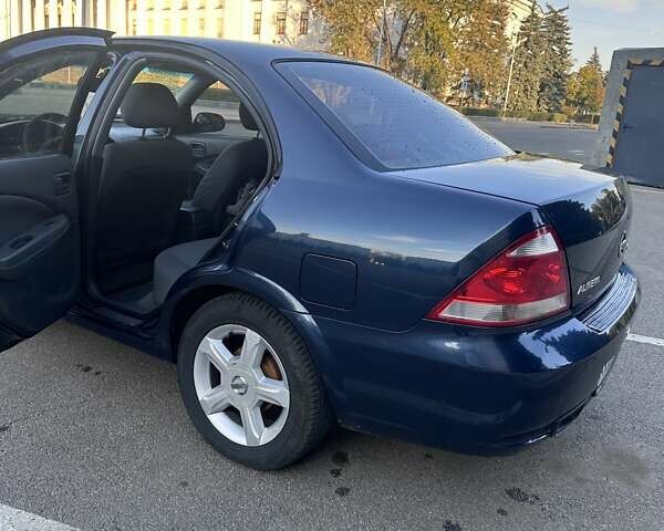 Синий Ниссан Альмера, объемом двигателя 1.6 л и пробегом 275 тыс. км за 4550 $, фото 1 на Automoto.ua