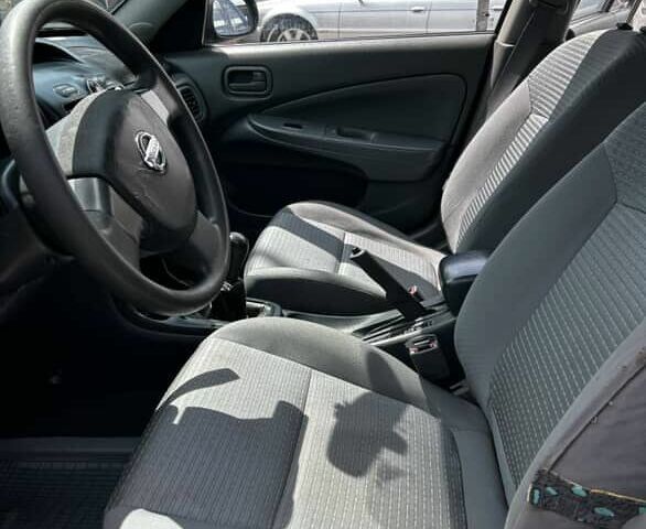 Синий Ниссан Альмера, объемом двигателя 1.6 л и пробегом 315 тыс. км за 3300 $, фото 5 на Automoto.ua