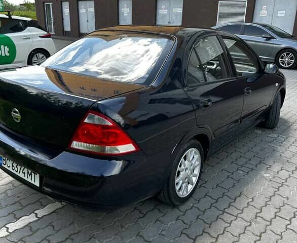 Синий Ниссан Альмера, объемом двигателя 1.6 л и пробегом 315 тыс. км за 3300 $, фото 2 на Automoto.ua