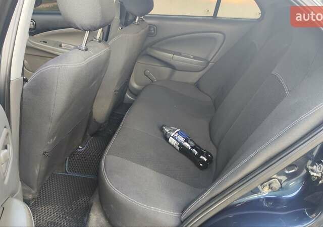 Синий Ниссан Альмера, объемом двигателя 1.6 л и пробегом 125 тыс. км за 5200 $, фото 2 на Automoto.ua
